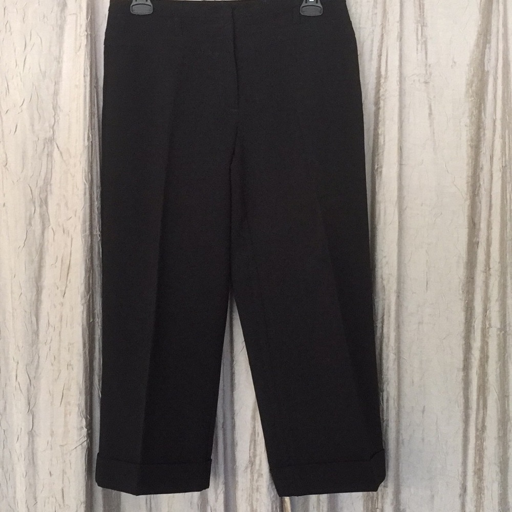 Black cropped slacks